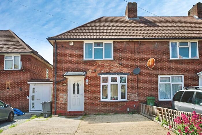 3 Bedroom End Of Terrace House For Sale In Gale Street, Dagenham, Essex, RM9