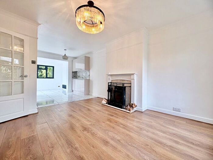2 Bedroom Property To Rent In The Gladeway, Waltham Abbey, EN9