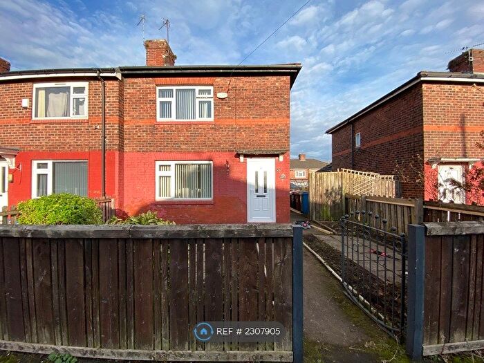 2 Bedroom Terraced House To Rent In Lichfield Street, Salford, M6