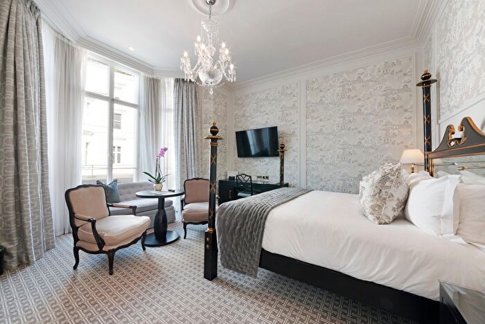 1 Bedroom Studio To Rent In Queen's Gate, London, SW7