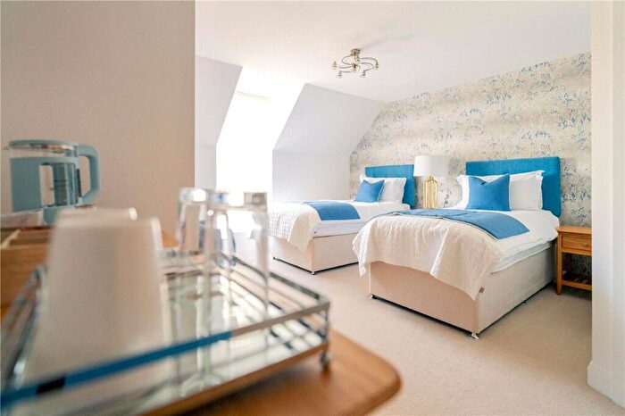 1 Bedroom Retirement Property To Rent In Birch Place, Dukes Ride, Crowthorne, Berkshire, RG45