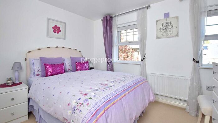 3 Bedroom Town House For Sale In Hawksmoor Grove, Bromley, BR2