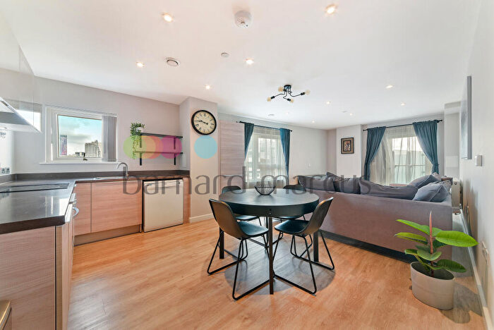 3 Bedroom Penthouse To Rent In Wandle Road, Croydon, CR0