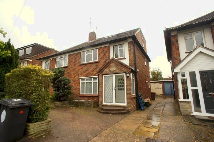 4 Bedroom House To Rent In Hawkwood Crescent, Chingford, E4