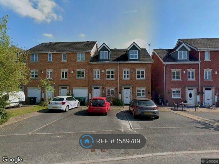 3 Bedroom Semi-Detached House To Rent In Honeychurch Close, Redditch, B98