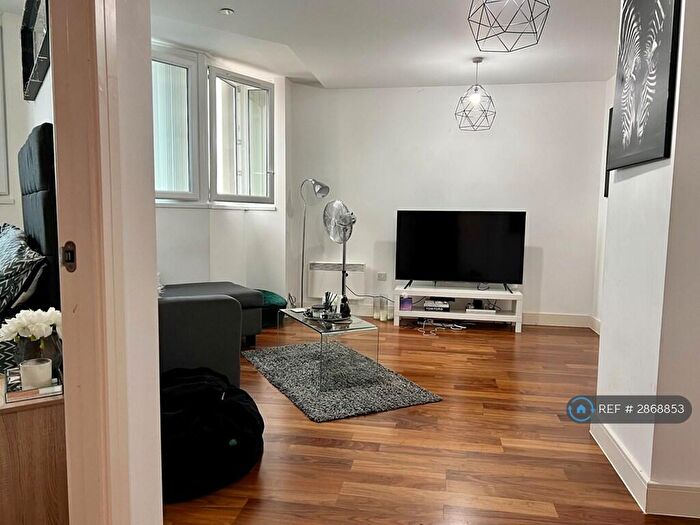 1 Bedroom Flat To Rent In Metropolitan House, Birmingham, B16
