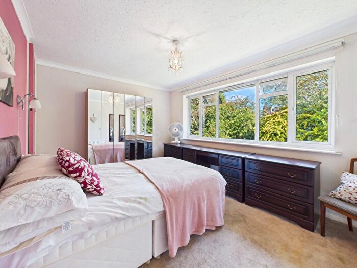 2 Bedroom Flat For Sale In Lansdown Road, Sidcup, Kent, DA14
