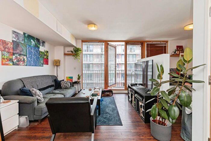 1 Bedroom Flat For Sale In Cathedral Walk, Bristol, BS1