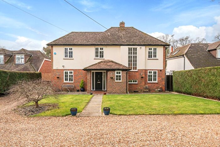 5 Bedroom Detached House For Sale In The Avenue, Chobham, GU24