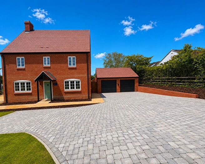 3 Bedroom Semi-Detached House For Sale In Turweston Road, Brackley, NN13