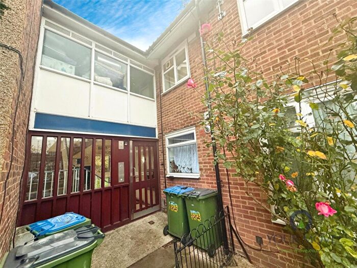 1 Bedroom Flat For Sale In Mottisfont Road, London, SE2