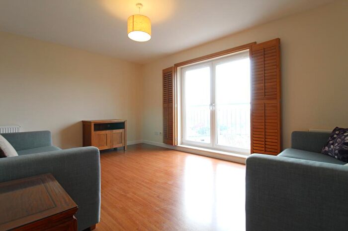 3 Bedroom Flat To Rent In Shaw Crescent, Aberdeen, AB25