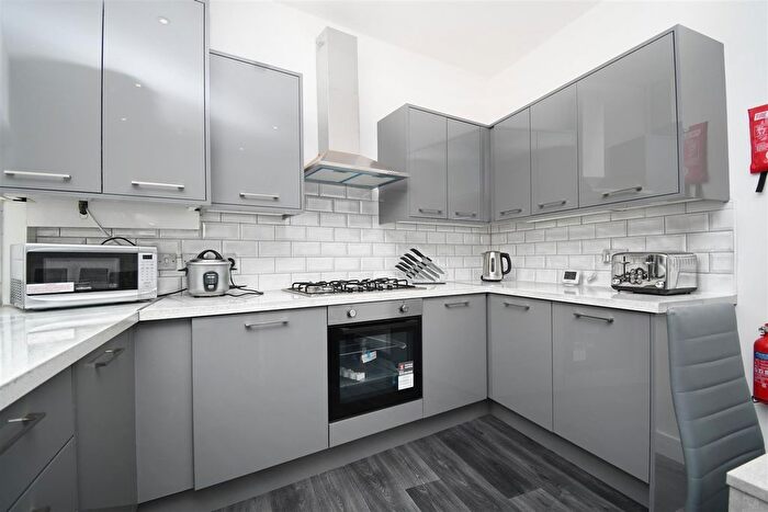 6 Bedroom Terraced House For Sale In Christian Road, Preston, PR1
