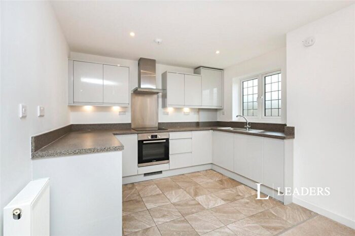 2 Bedroom Flat To Rent In Carlisle Road, Eastbourne, East Sussex, BN20