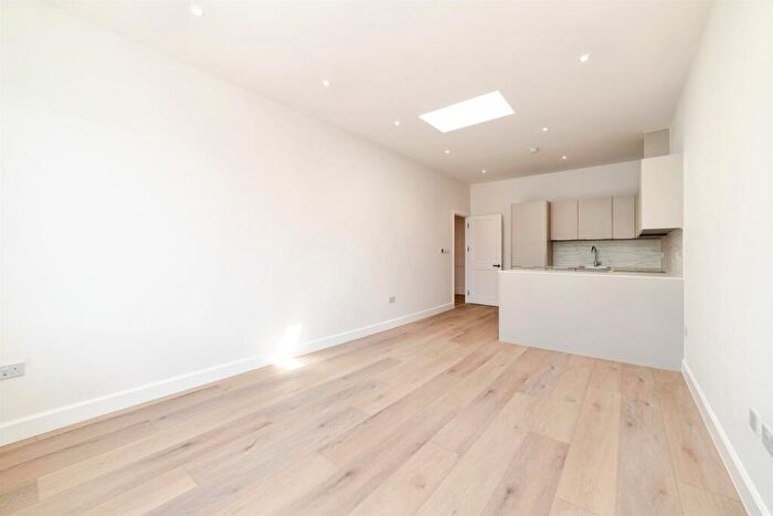1 Bedroom Apartment For Sale In Apartment Eight Gemstone House, Stevenage, SG1