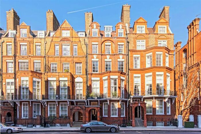 3 Bedroom Flat To Rent In Pont Street, London, SW1X