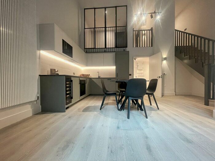 3 Bedroom Terraced House To Rent In Windsor Square, Woolwich, London, SE18