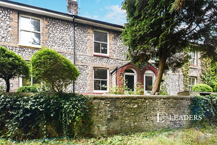 2 Bedroom Cottage To Rent In Lovers Walk Cottages, BN1