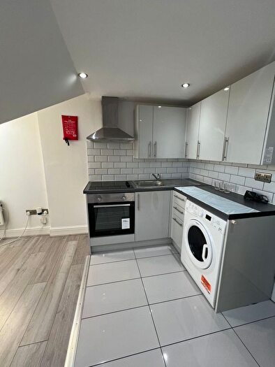 1 Bedroom Flat To Rent In Eastern Avenue, IG2