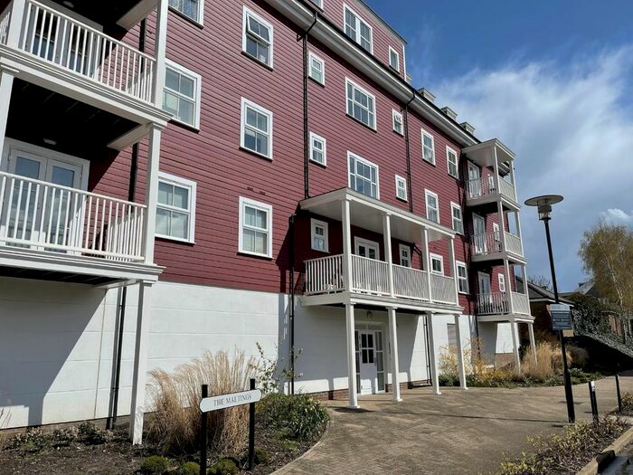 2 Bedroom Flat To Rent In Beaumont Drive, Worcester Park, KT4