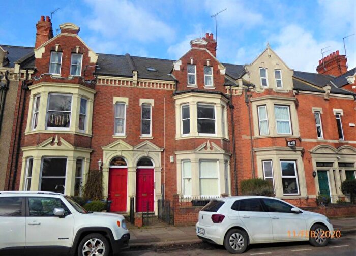 2 Bedroom Flat To Rent In Wellingborough Road, Abington, Northampton, NN1