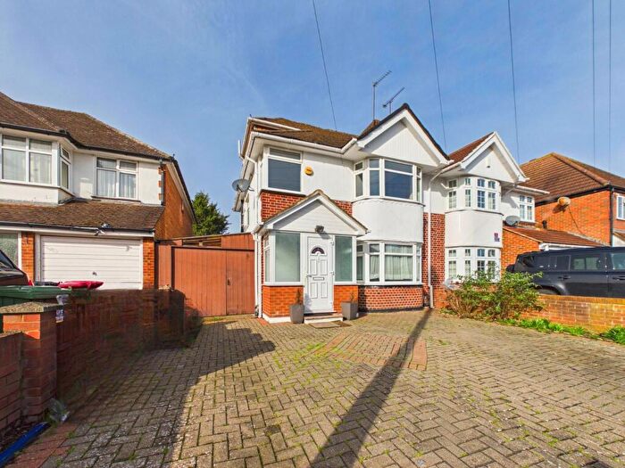 4 Bedroom Semi-Detached House To Rent In Courtlands Ave, Langley, Slough, Berkshire, SL3