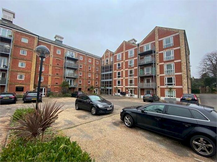 2 Bedroom Flat To Rent In Free Rodwell House, Mistley, CO11