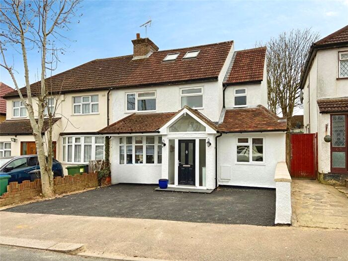 3 Bedroom Semi Detached House For Sale In Beechwood Rise, Watford, Hertfordshire, WD24
