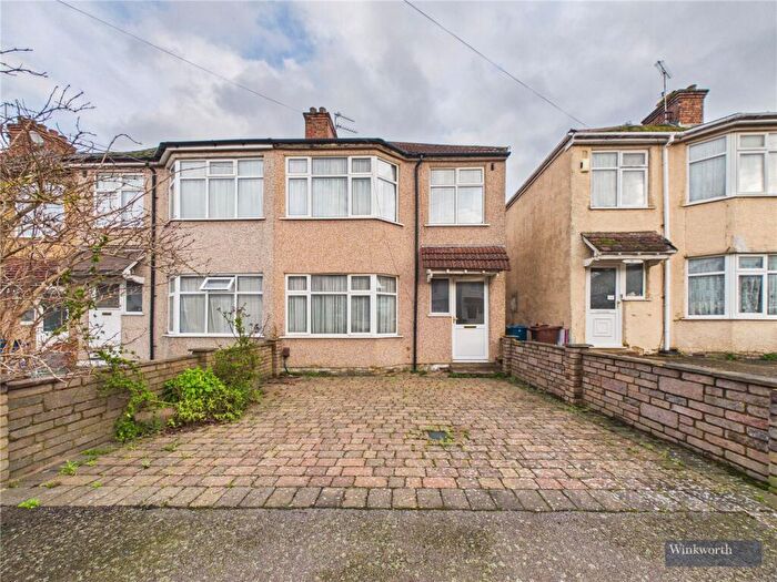 3 Bedroom End Of Terrace House For Sale In Hill Road, Harrow, HA1