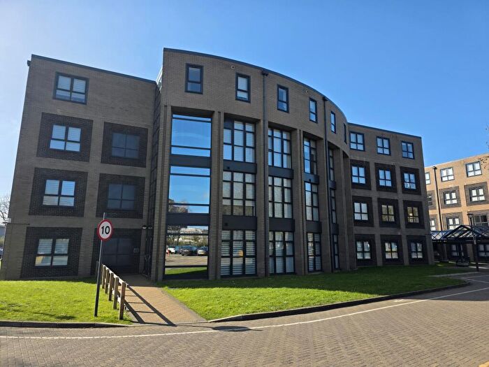 2 Bedroom Flat To Rent In North Star House, SN2