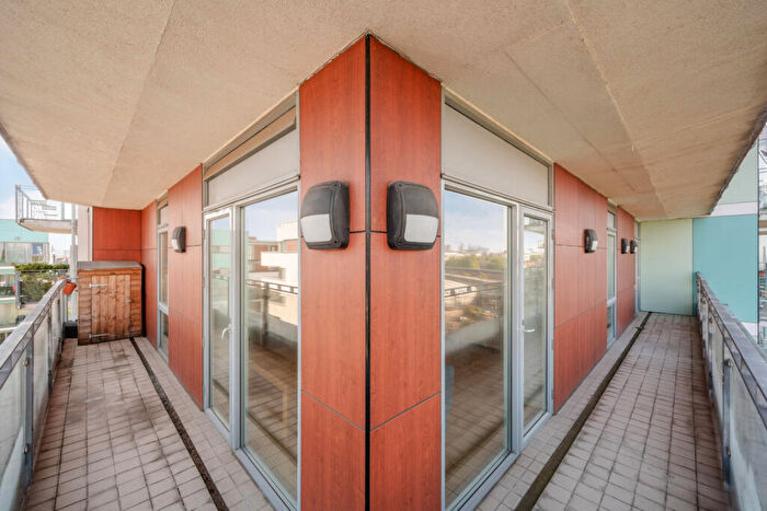 2 Bedroom Flat For Sale In Eyot House, Sun Passage, SE16