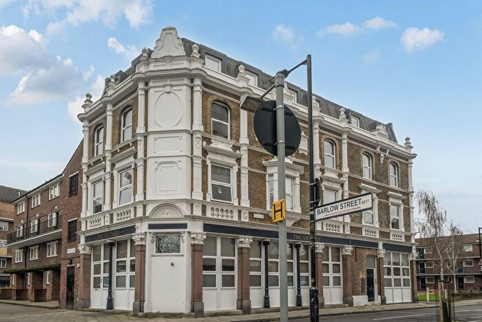 2 Bedroom Flat For Sale In Catesby Street, London, SE17