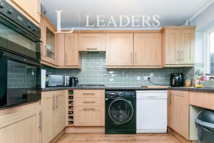 3 Bedroom Semi-Detached House To Rent In Greenway Walk, Buckingham, MK18