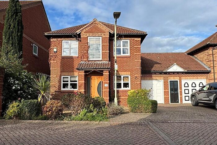 5 Bedroom Link Detached House For Sale In Mansion House Gardens, Melton Mowbray, LE13