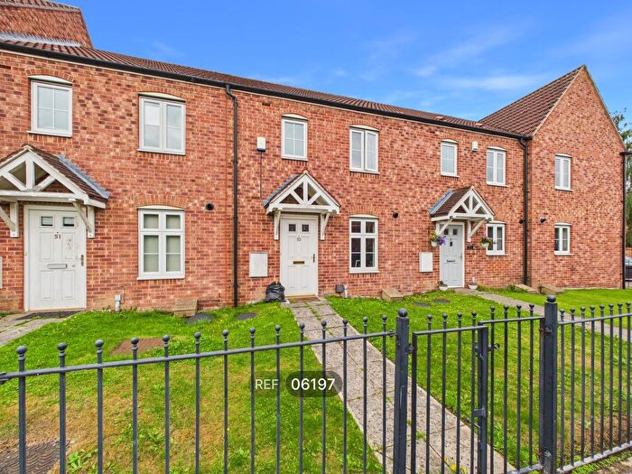 3 Bedroom Terraced House To Rent In Lake View, Pontefract, West Yorkshire, WF8