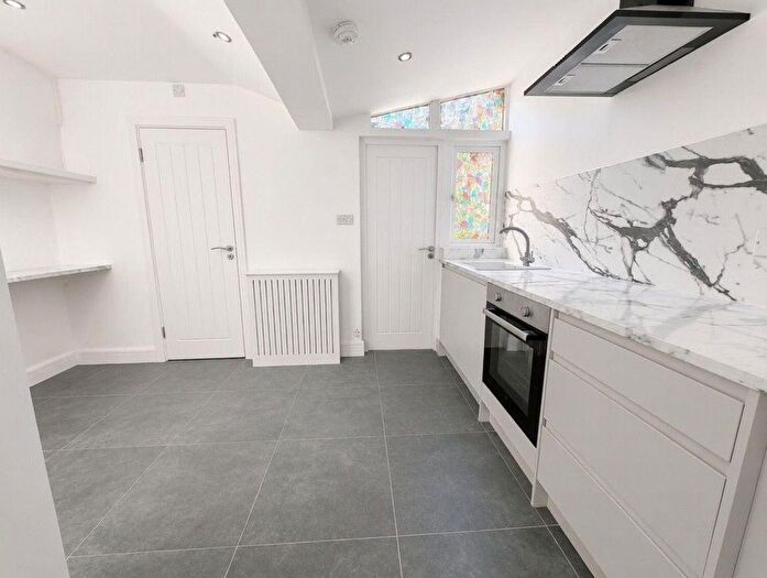 3 Bedroom Terraced House To Rent In Swindon Centre, Swindon, SN1