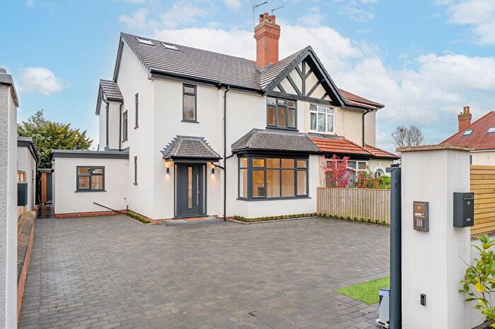 4 Bedroom Semi Detached House For Sale In Wetherby Road, Harrogate, HG2