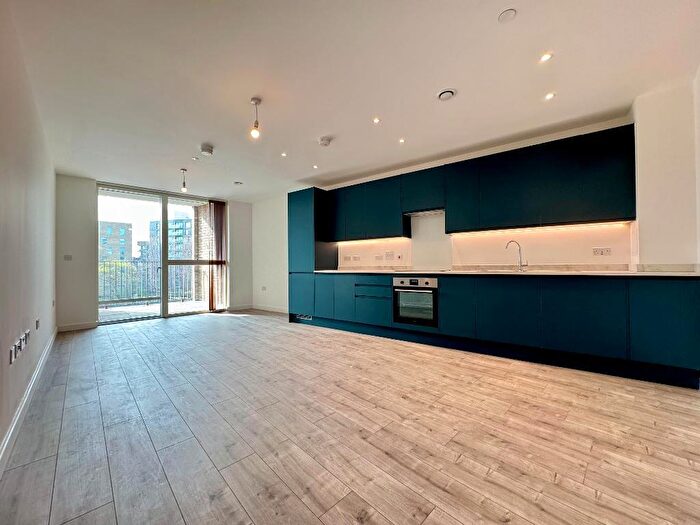 2 Bedroom Flat To Rent In Munton, Elephant & Castle, London, SE17