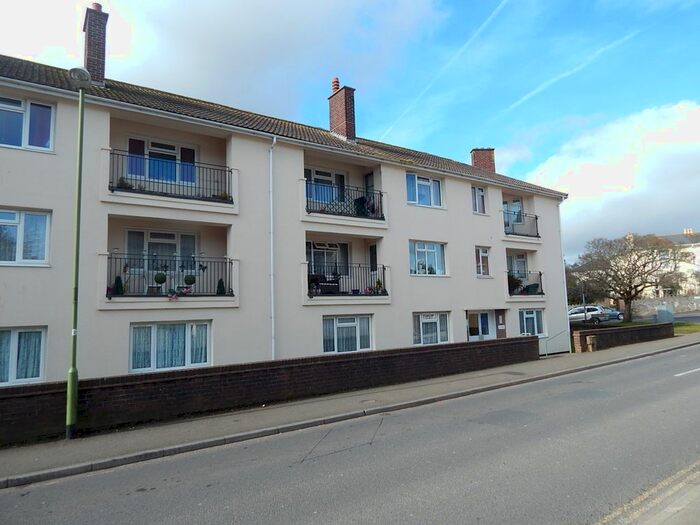 2 Bedroom Flat To Rent In Warbro Road, Torquay, TQ1