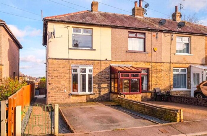 2 Bedroom End Of Terrace House To Rent In St. Chads Avenue, Brighouse, HD6