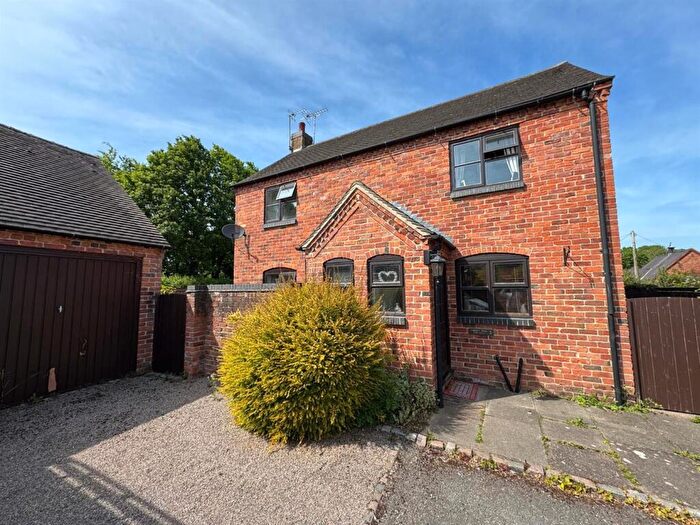 3 Bedroom Link Detached House For Sale In The Green, Church Lane, Brailsford, Ashbourne, DE6