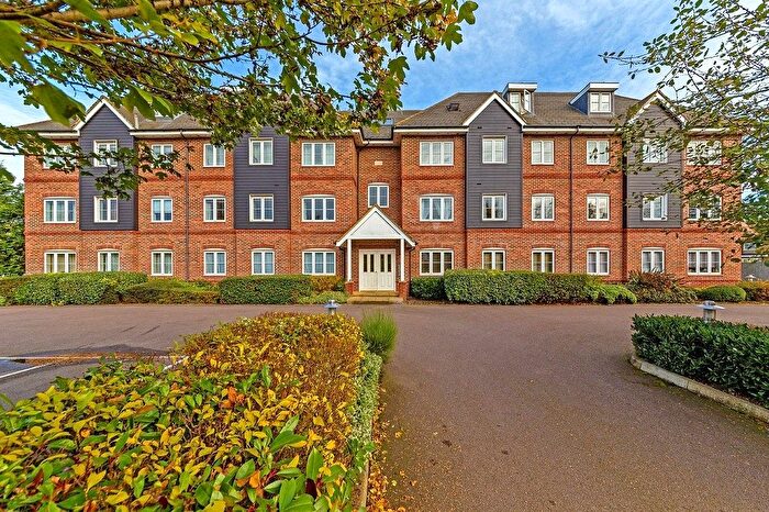 2 Bedroom Flat For Sale In Cadwell Green, Hitchin, SG4