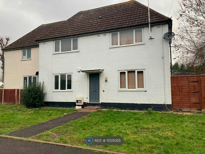 3 Bedroom Detached House To Rent In Summers Lane, London, N12