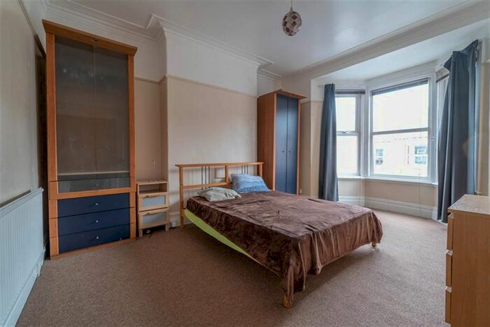 3 Bedroom Flat To Rent In Cartington Terrace, Heaton, Newcastle Upon Tyne, NE6