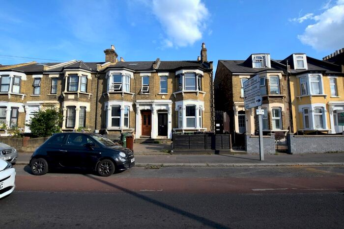 2 Bedroom Flat To Rent In Grove Green Road, Leyton, E11