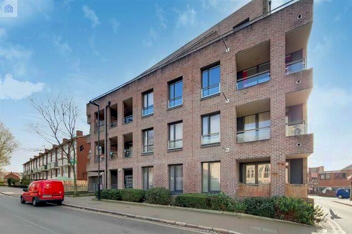 2 Bedroom Flat To Rent In Church Street, Stratford, West Ham, London, E15