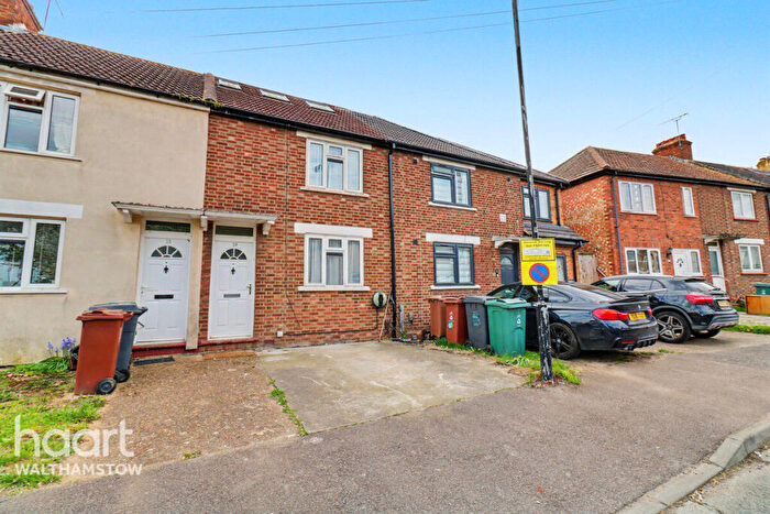 3 Bedroom Terraced House For Sale In Cheney Row, Walthamstow, E17