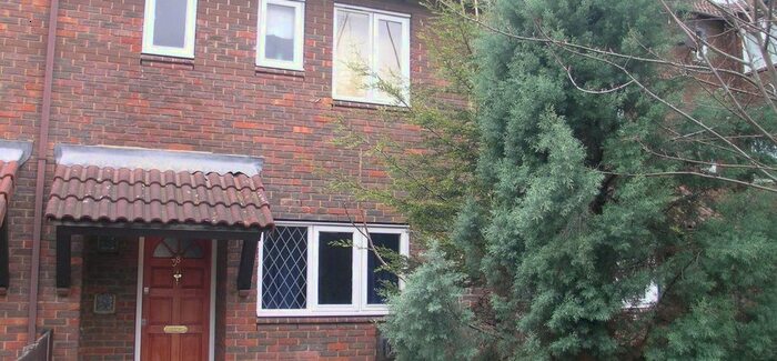 3 Bedroom Terraced House To Rent In Greenham Close, London SE1