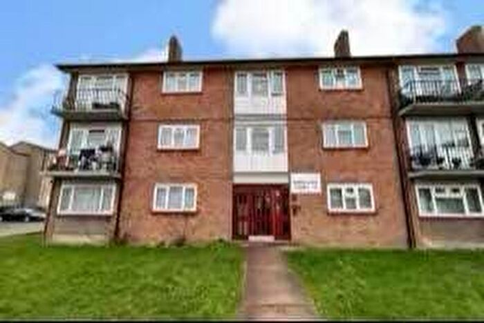 1 Bedroom Flat To Rent In Ross Close, Luton, LU1