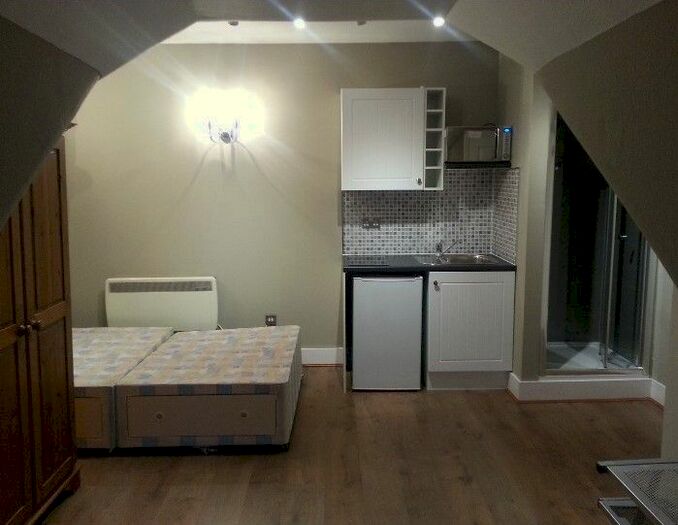Studio To Rent In Bedford Hill, London, SW12